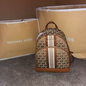 SOLD‼️ Micheal Kors backpack🎒
